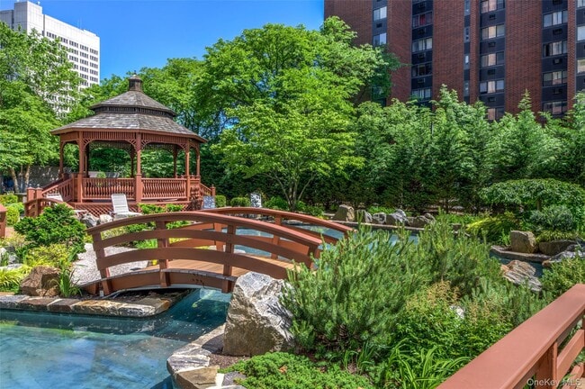 Building Photo - 4 Martine Ave