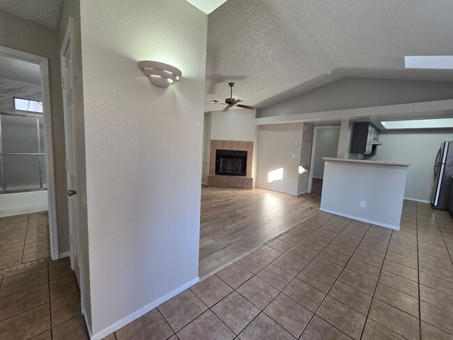 Building Photo - **Spacious 3-Bedroom Condo for Lease – Pri...