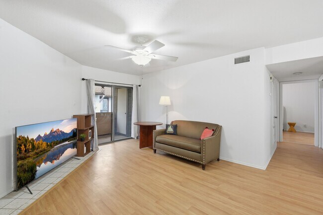 Building Photo - 2601 S Braeswood Blvd