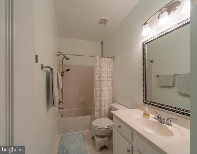 Building Photo - 6931 Rolling Creek Way