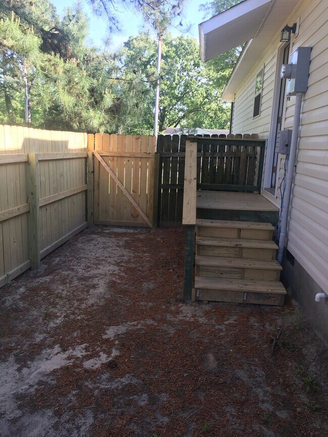 Building Photo - CHARMING 3 BEDROOM HOME IN NEW BERN!