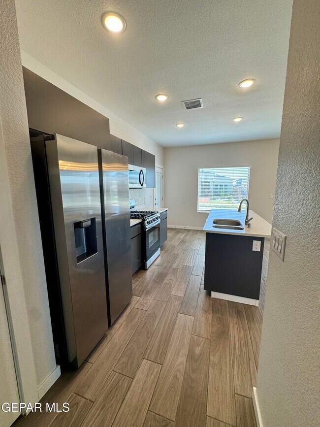 Building Photo - 12725 Don Norte St