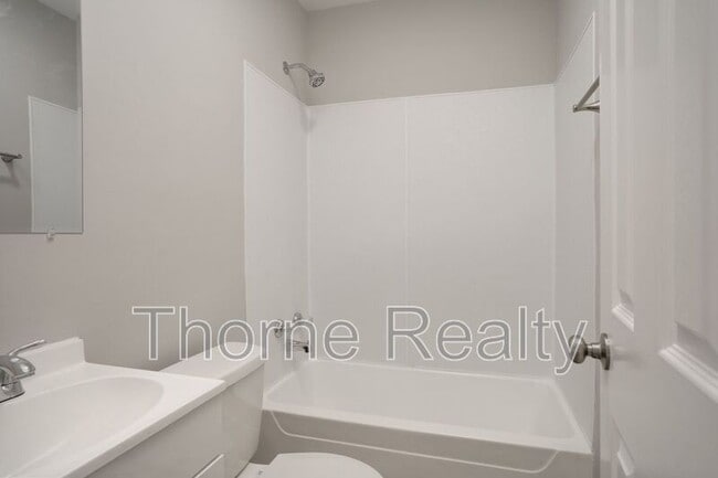 Building Photo - 336 Coleman Ave