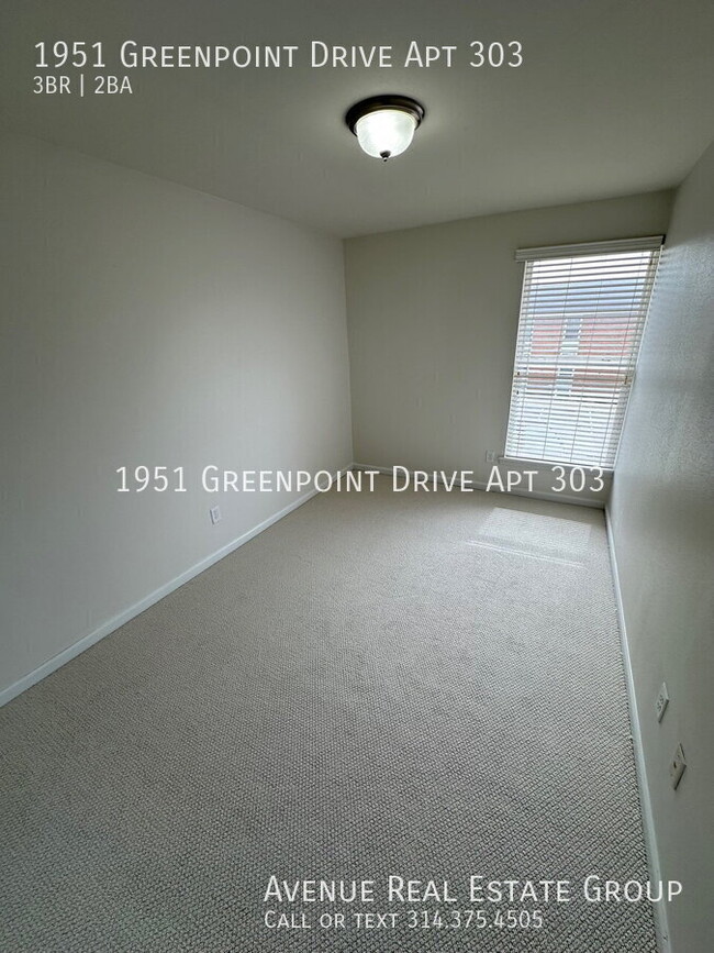 Building Photo - Bright 3-Bed Condo with Modern Updates & P...