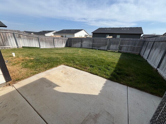 Building Photo - 1747/49 Hickory