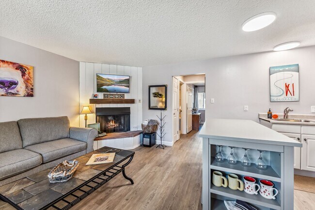 Building Photo - 412 S. Main, unit 113