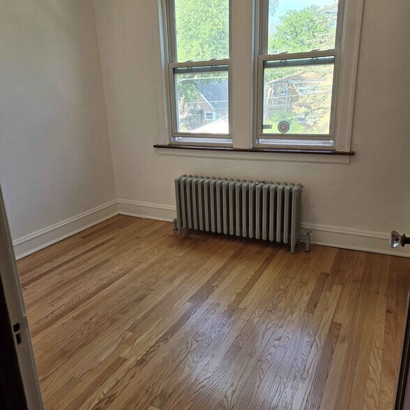 Building Photo - 6115 N Meade Ave