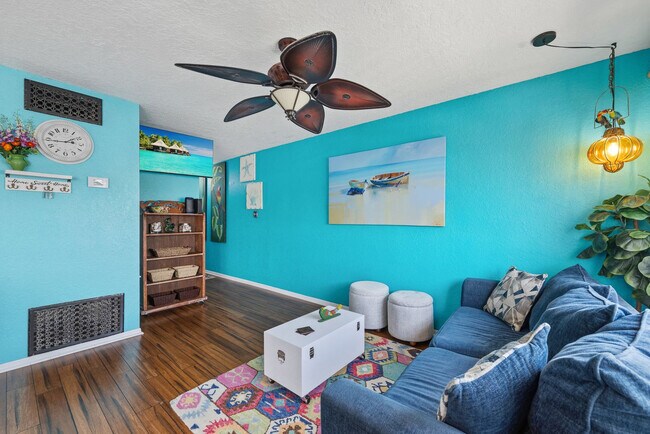 Building Photo - 15209 Leeward Dr