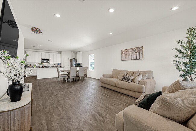 Building Photo - 2206 Laurel Bloom Ln