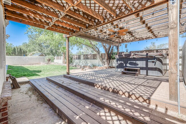 Building Photo - 5948 Anapaula Dr