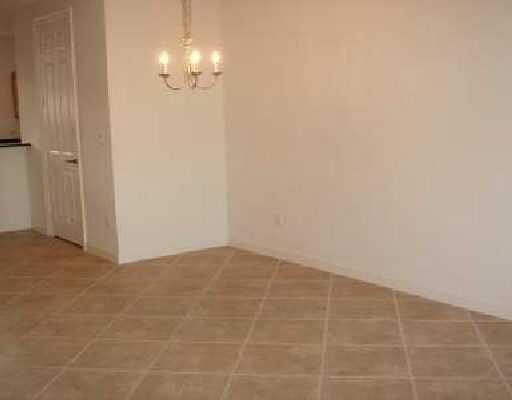 Building Photo - 960 Millbrae Ct