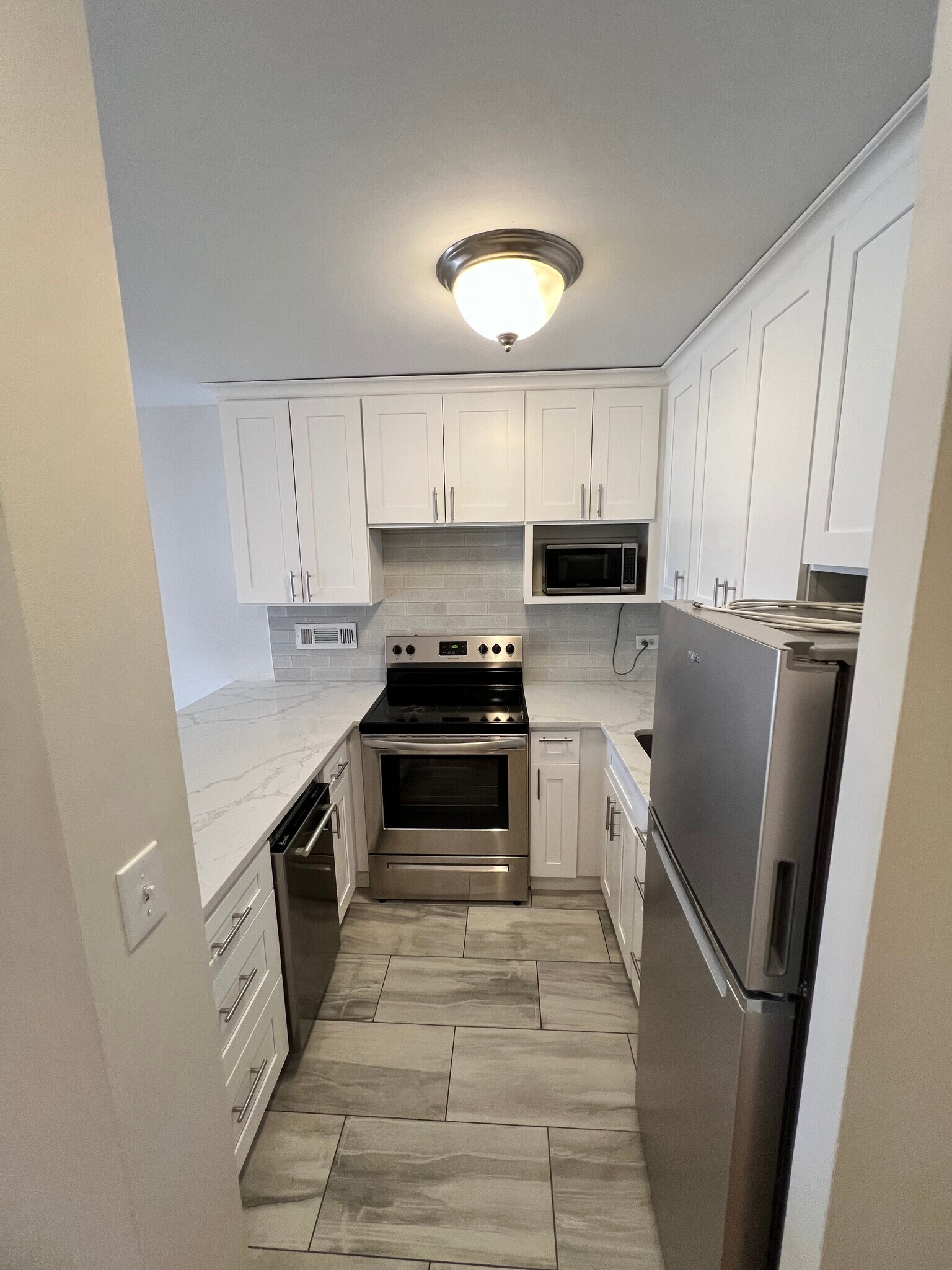 Building Photo - 87 Glenbrook Rd