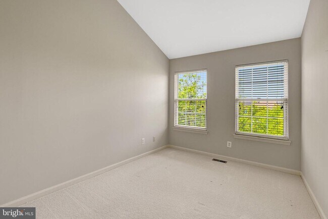 Building Photo - 2505 James Madison Cir