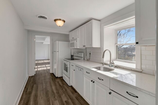 Building Photo - 2817 Blair Blvd