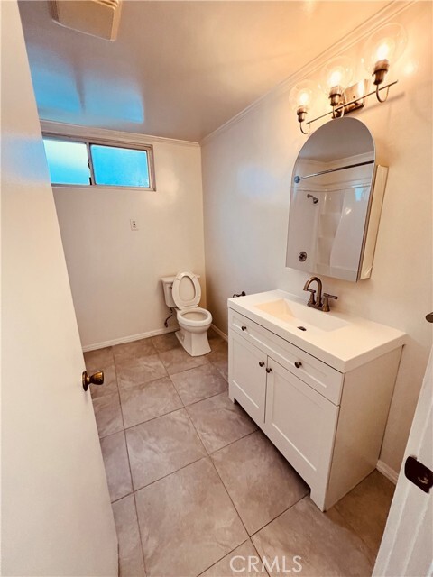 Building Photo - 635 Palm Dr