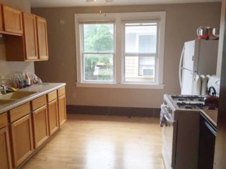 Building Photo - 2958 N Prospect Ave