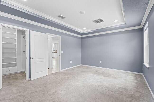 Building Photo - 681 SW Millard Dr