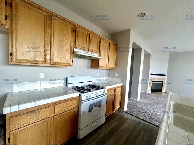 Building Photo - 34698 Yale Dr