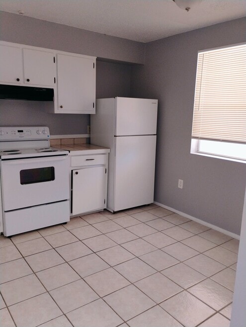 Building Photo - 1120 Sherron Ave