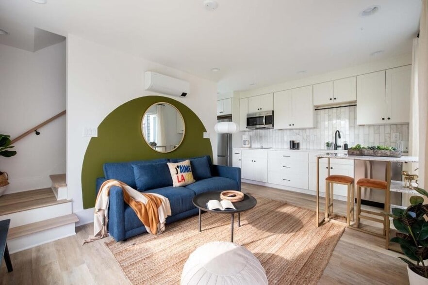 Building Photo - 542 Boulevard NE