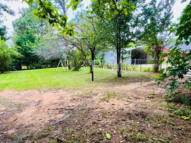 Building Photo - 2905 Willow Ln Dr