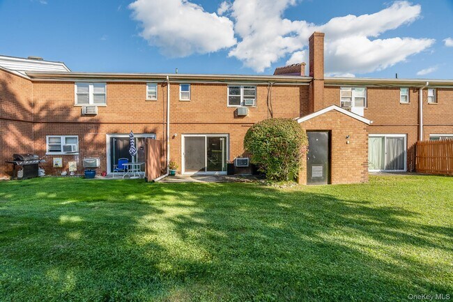 Building Photo - 23 Alpine Dr