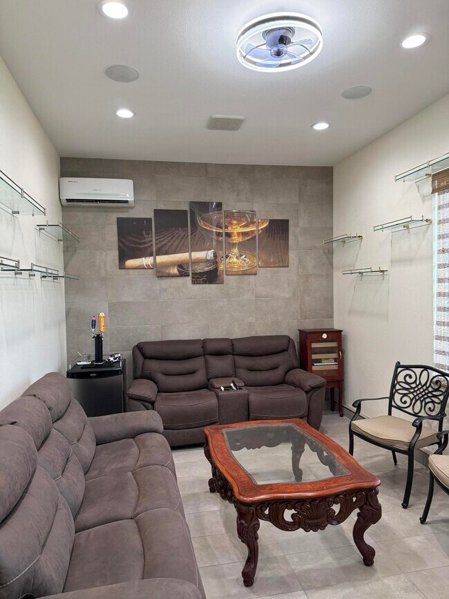 Building Photo - 60316 Aloe Cir