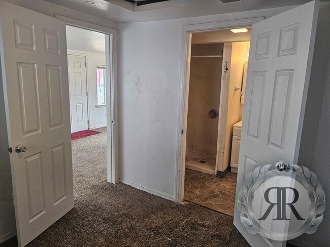 Building Photo - 2 Bedroom 1 Bathroom Home