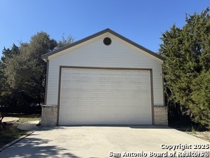 Building Photo - 1213 Lakeview Dr