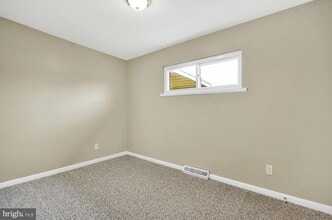 Building Photo - Coming Soon- Beautiful 3 Bedroom, 1 Bath h...