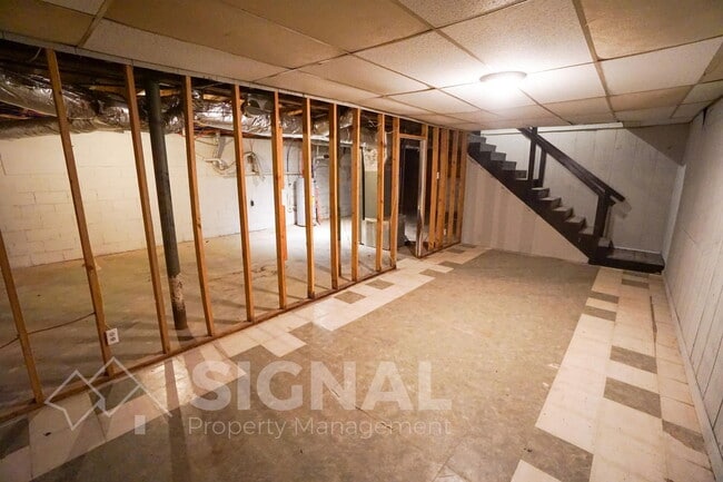 Building Photo - 1644 30th St SW