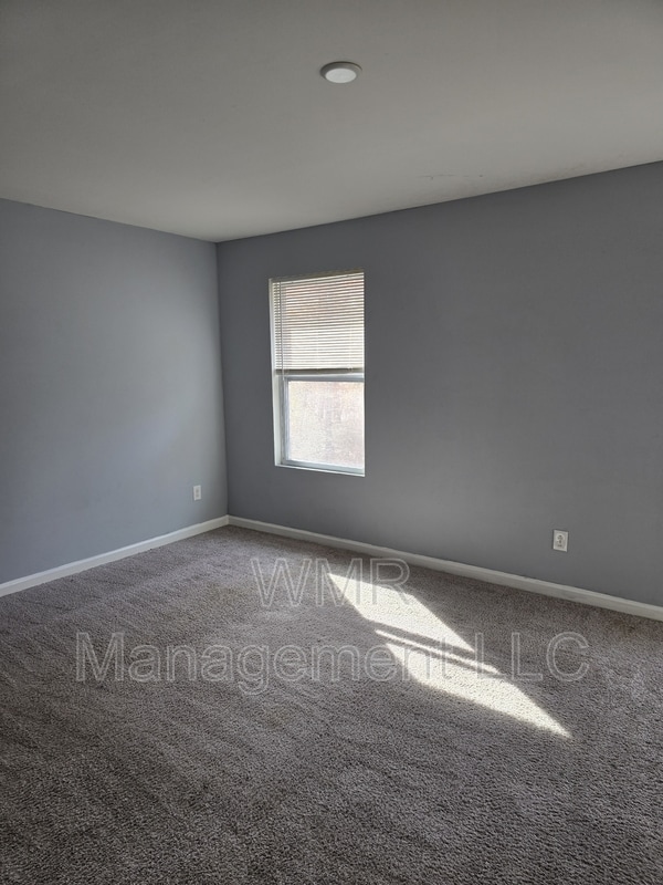 Building Photo - 912 Sherman St