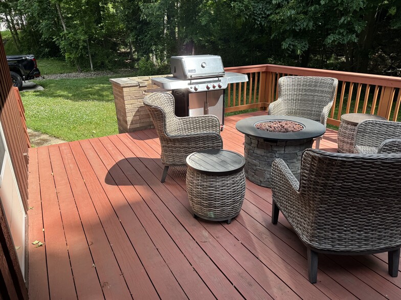 Deck - 1466 Lake Roger Dr