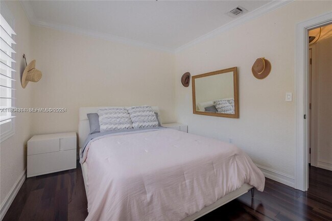 Building Photo - 8500 SW 70th St