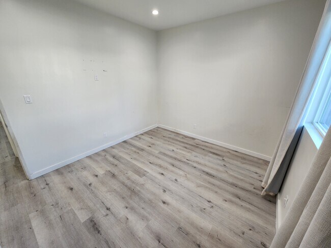Building Photo - 10343 Jardine Ave