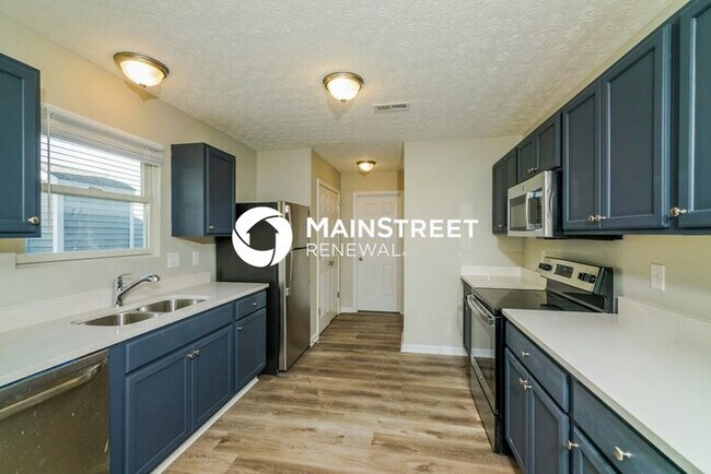 Building Photo - 4 Bedroom Pet-Friendly Home in JEFFERSONVILLE, IN with Main Street Renewal