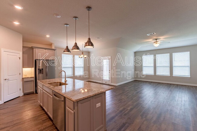 Building Photo - 1017 Coulee Dr