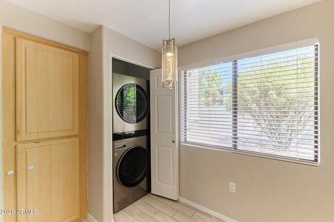 Building Photo - 9555 E Raintree Dr