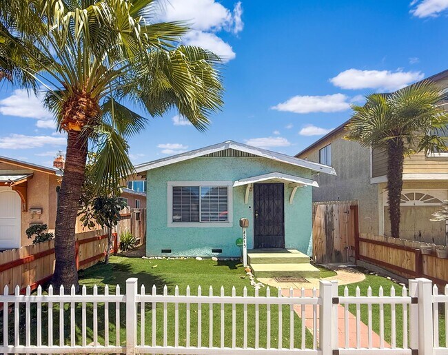 Primary Photo - Spacious 2B/1BA Upgraded House w/ W/D, Lar...