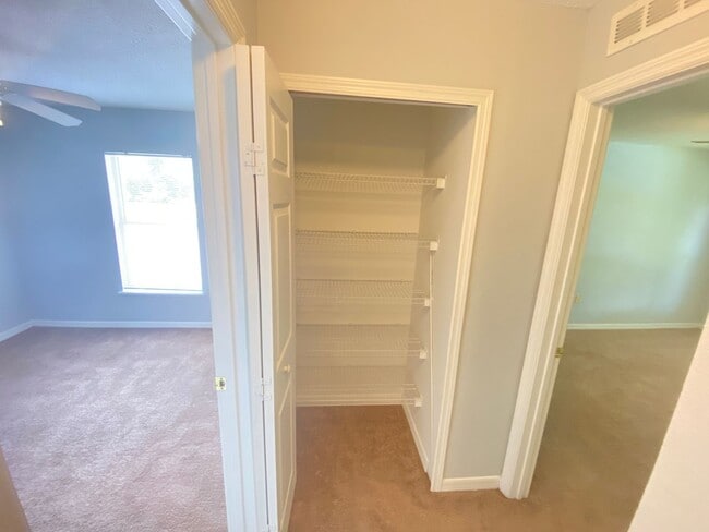 Building Photo - 14138 Econ Woods Ln