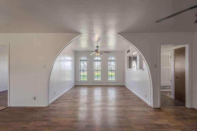 Building Photo - 3025 W Ohara Rd