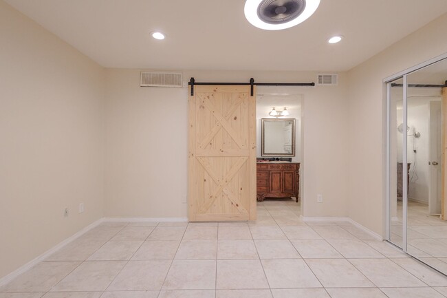 Building Photo - Nice and roomy one bedroom, First floor fl...