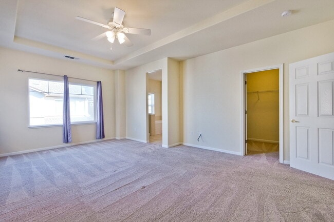 Building Photo - Large, Bright and Beautiful 3BR/2.5BA/2,195sf home in great condition!