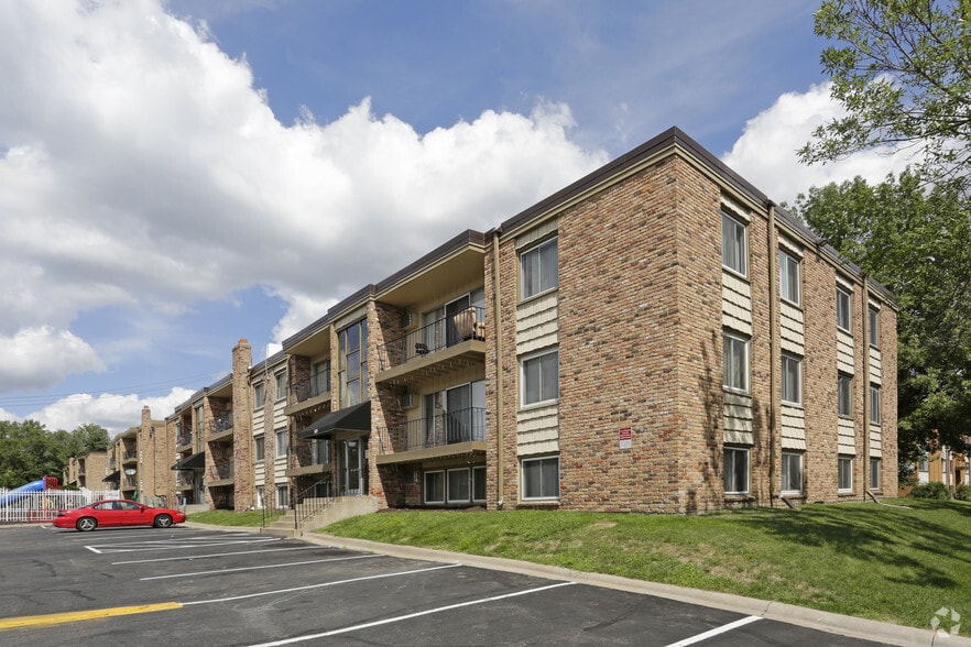 Building Photo - Wheelock Parkway Apartments