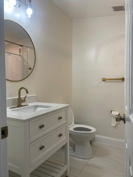 Building Photo - 6314 Foote St