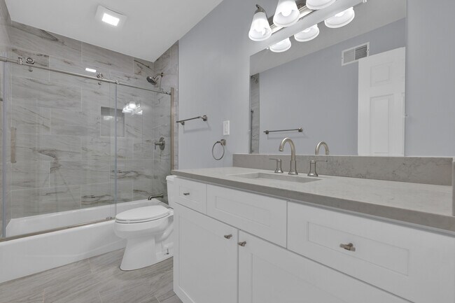 Building Photo - 294 Shades Crest Rd