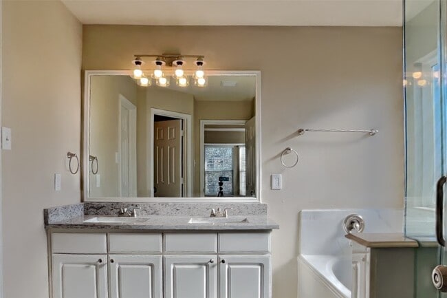 Building Photo - 2411 Lofty Falls Ct