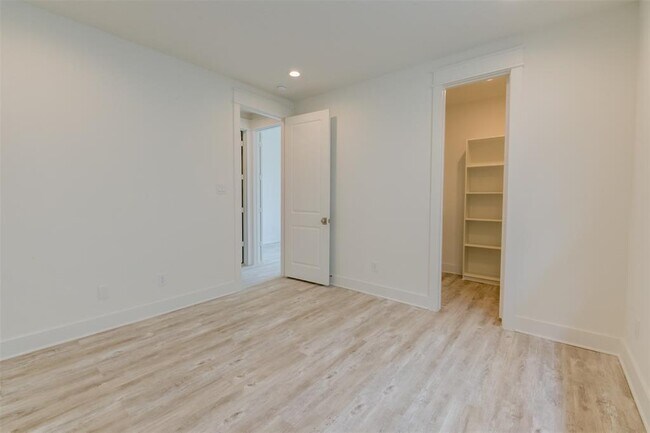 Building Photo - 2551 Judiway St