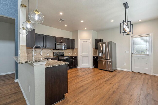 Building Photo - 3304 Ortman Dr