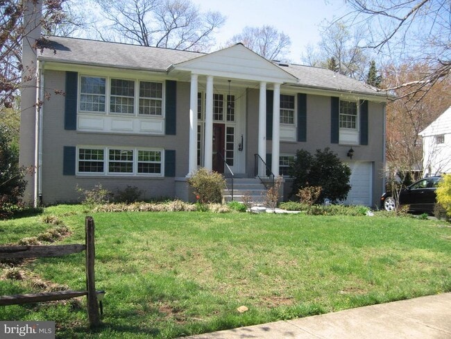 Building Photo - 6322 Kellogg Dr